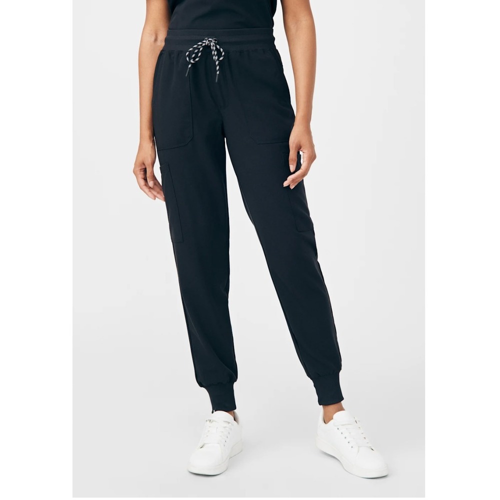 Beyond Scrub Cloud Nine 6-Pocket Knit Waistband Black Cargo Jogger Medium